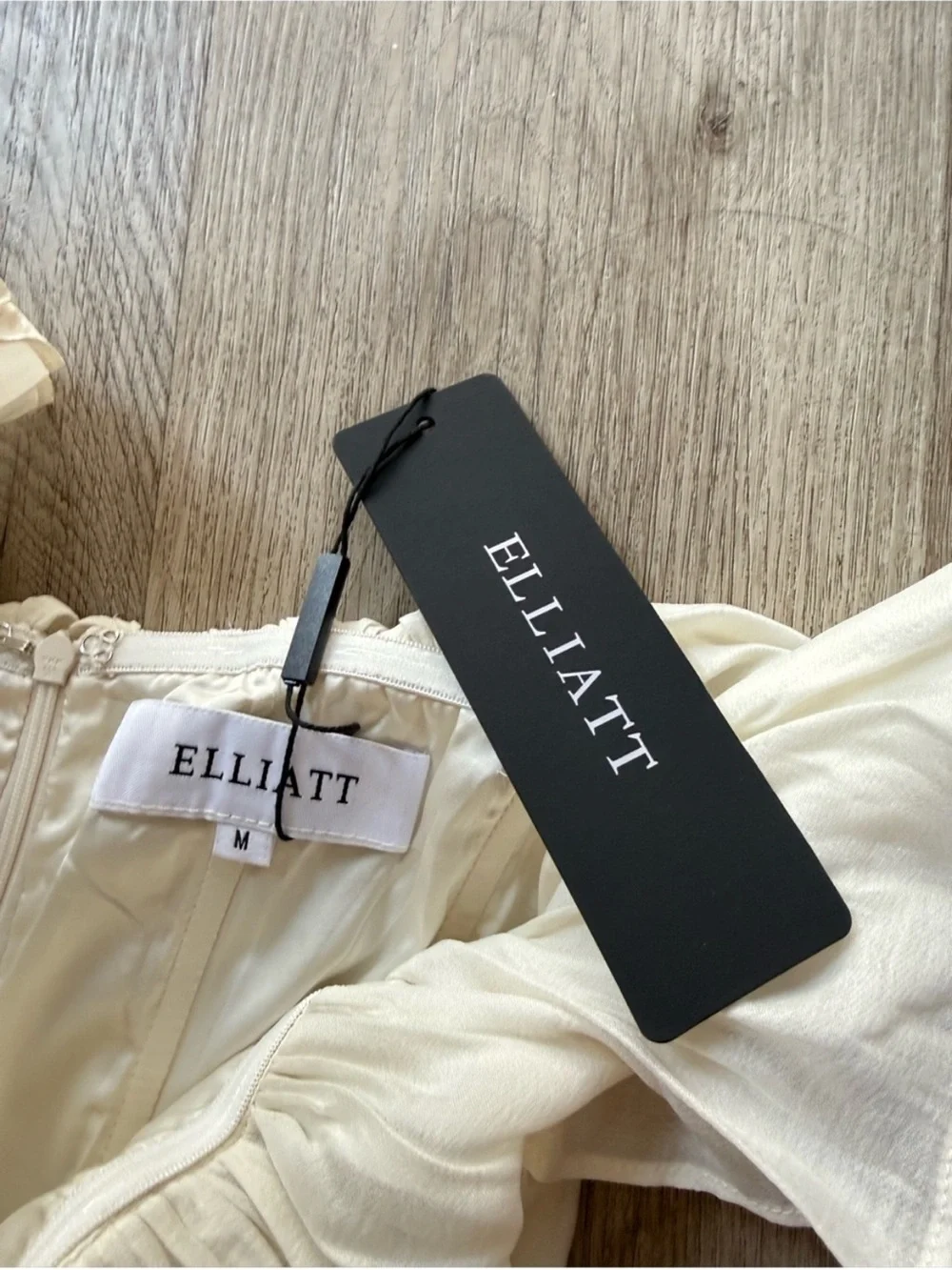 elliatt yvette cream off the shoulder ruffle corset maxi gown dress medium NEW - Picture 10 of 11